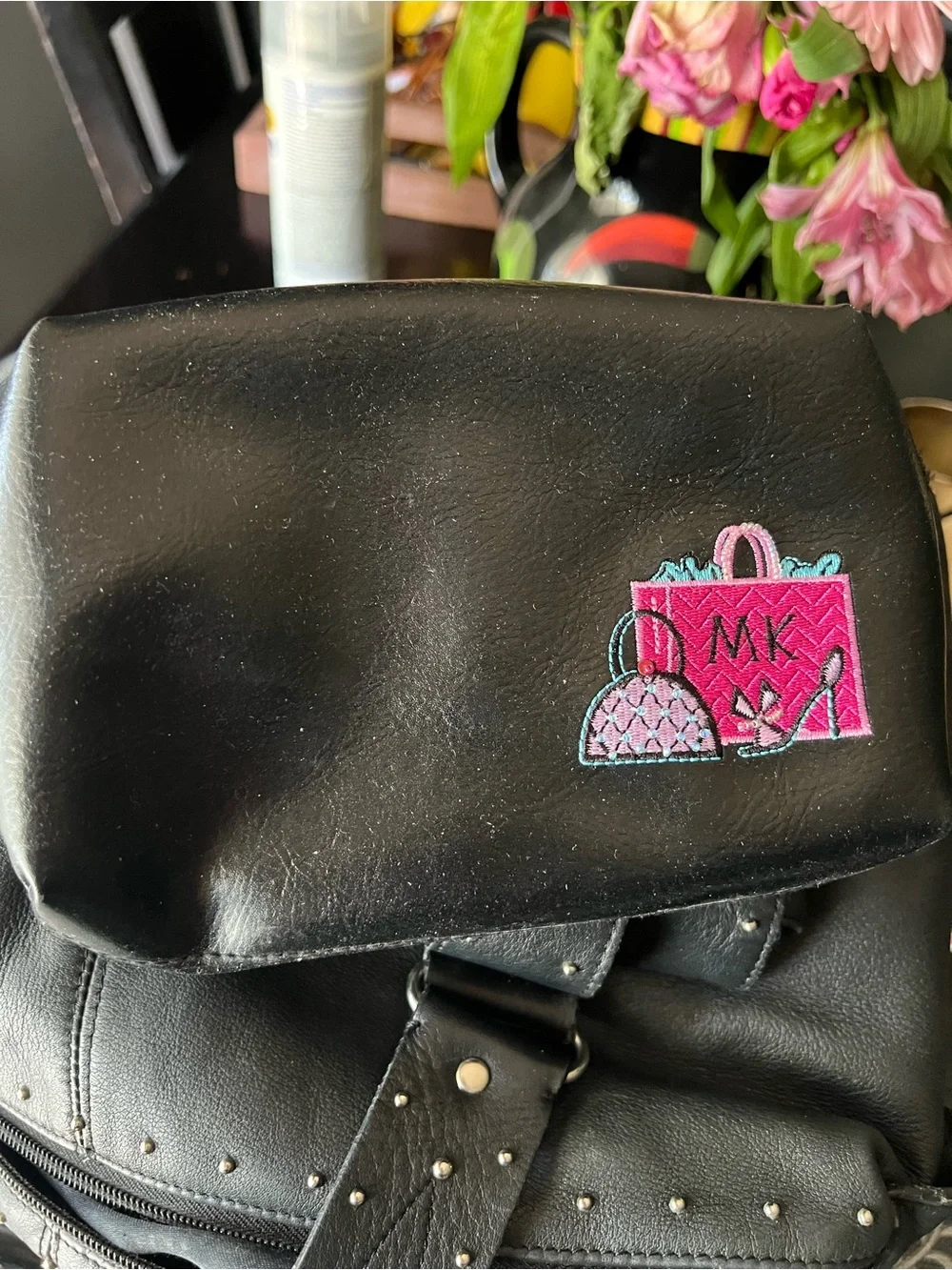 Mary Kay Bundle of Bags Makeup Bags, purse, large tote and more EUC